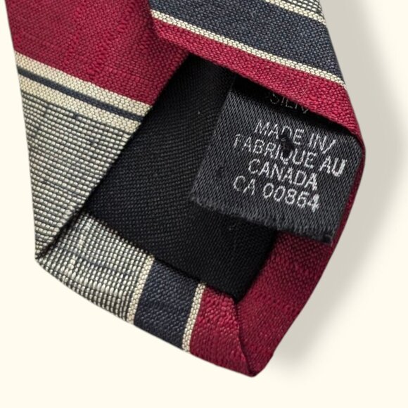 🍁Vintage Countess Mara 100% Silk Striped Tie - Picture 5 of 5